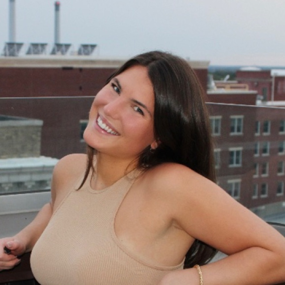 Meet your Posher, Claire